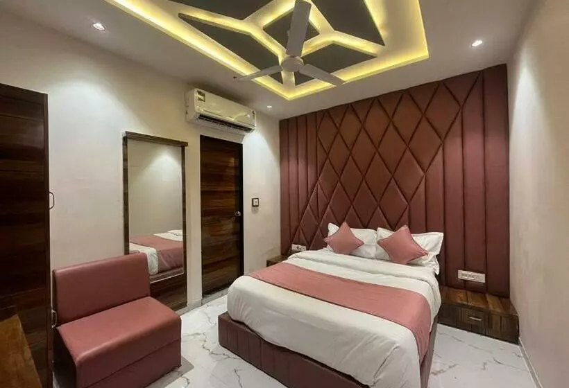هتل Paragon Villa