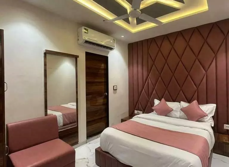 هتل Paragon Villa