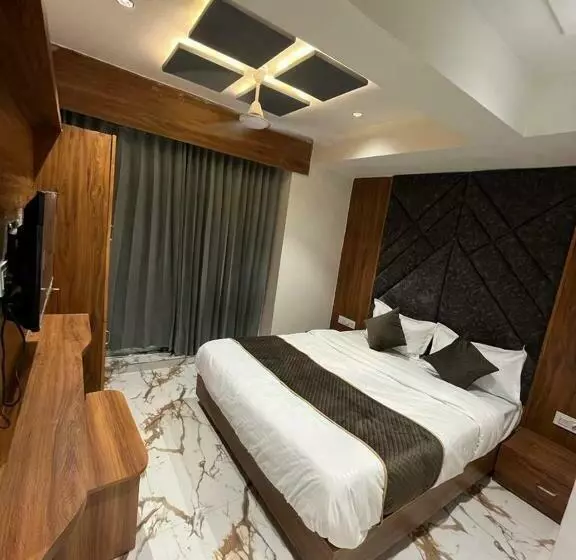 هتل Paragon Villa