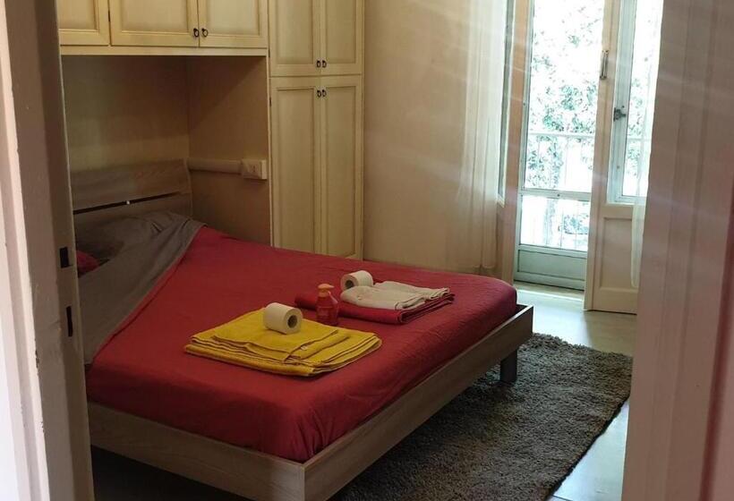 پانسیون Peppe Home Fontana Del Trianon