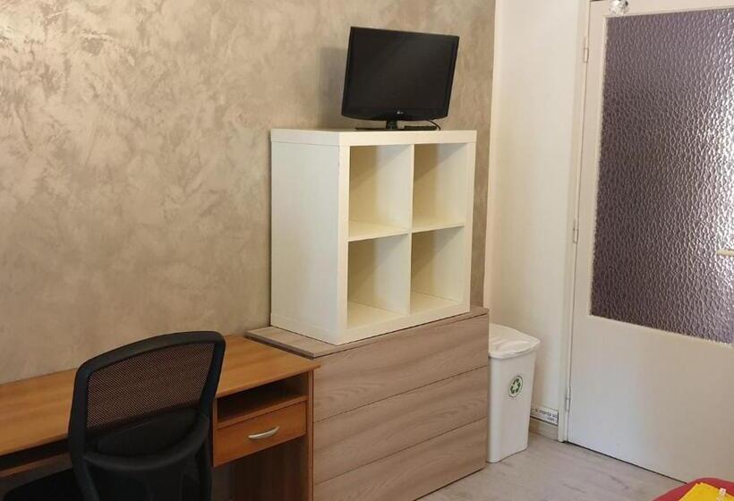 پانسیون Peppe Home Fontana Del Trianon