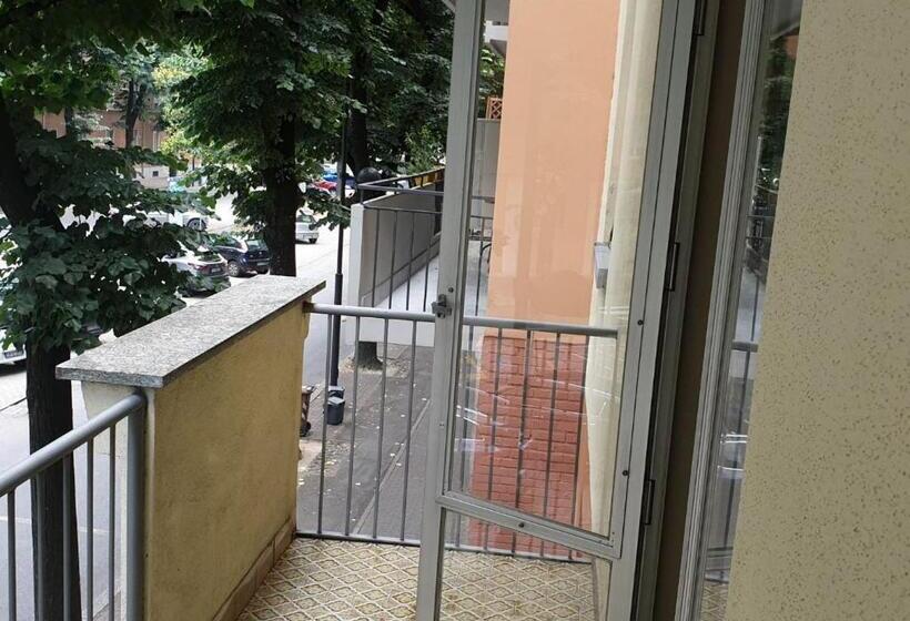 پانسیون Peppe Home Fontana Del Trianon