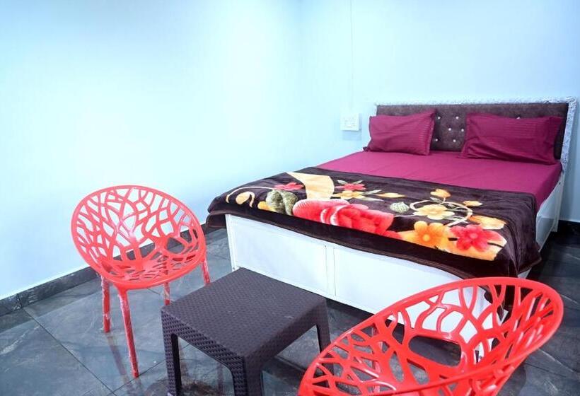 Sahyadri Hotel And Room Stay