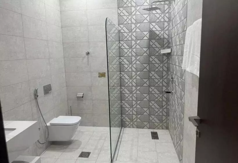 شقق بيت المدينة للشقق المخدومة