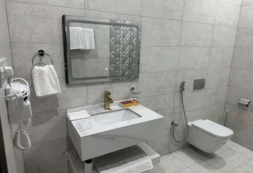 شقق بيت المدينة للشقق المخدومة