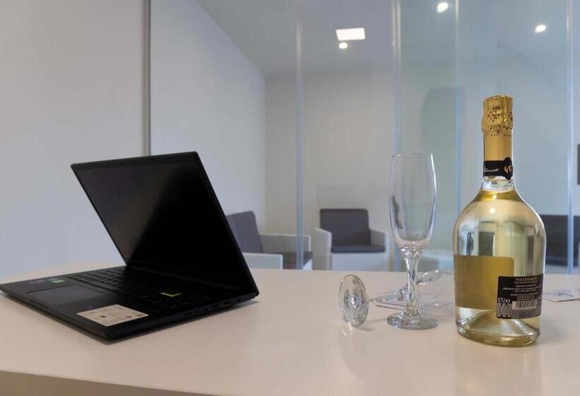 مبيت وإفطار Al Chiaro Di Luna Luxury Suites Amalfi Coast