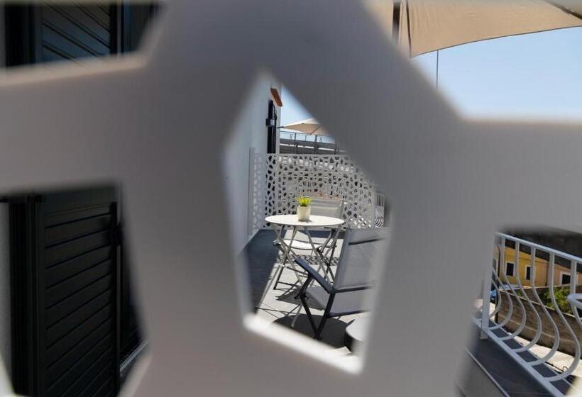 مبيت وإفطار Al Chiaro Di Luna Luxury Suites Amalfi Coast