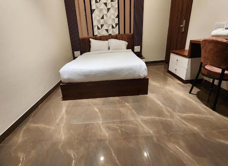 호텔 The Mint Nanded