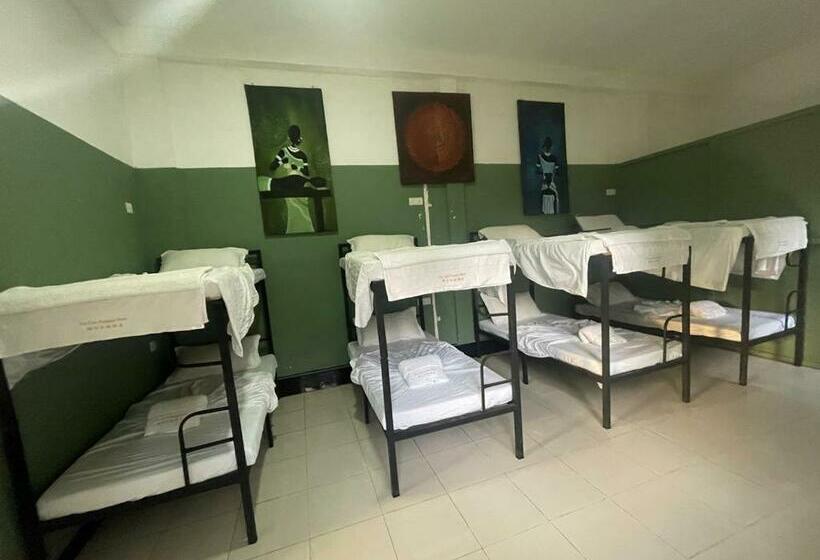 Lion Hostel Sigiriya