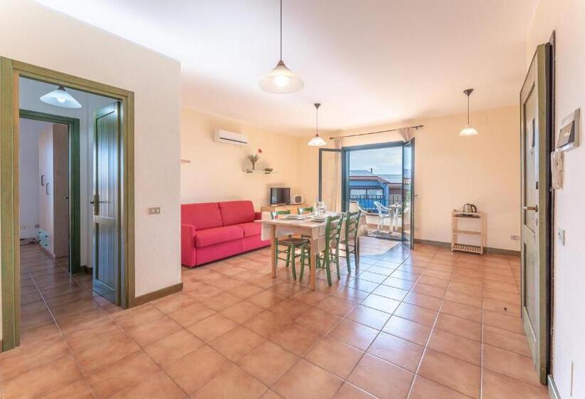 Isa Residence With Swimming Pool In Santa Teresa Di Gallura, Apartments With Air Conditioning And Pr
