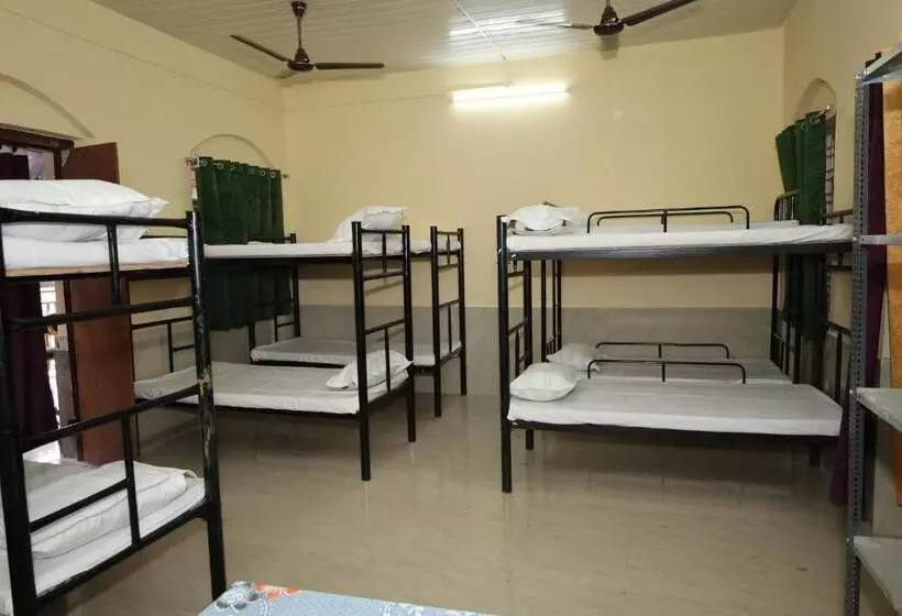 ペンション Rail Nest