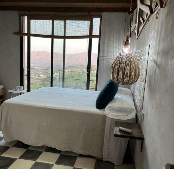 ホテル El Castillo De La Mora