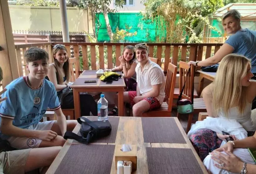 هتل Harmony & Little Bites Bistro