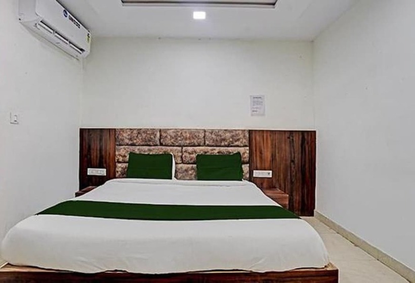 Fabhotel Vishal Palace