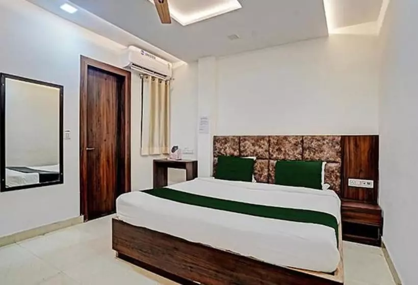 Fabhotel Vishal Palace