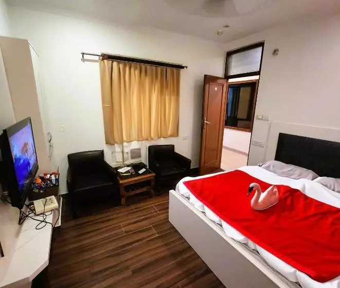 هتل Vrc Inns