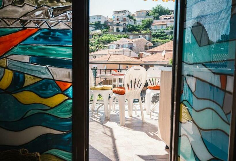 پانسیون Guest House Mirah