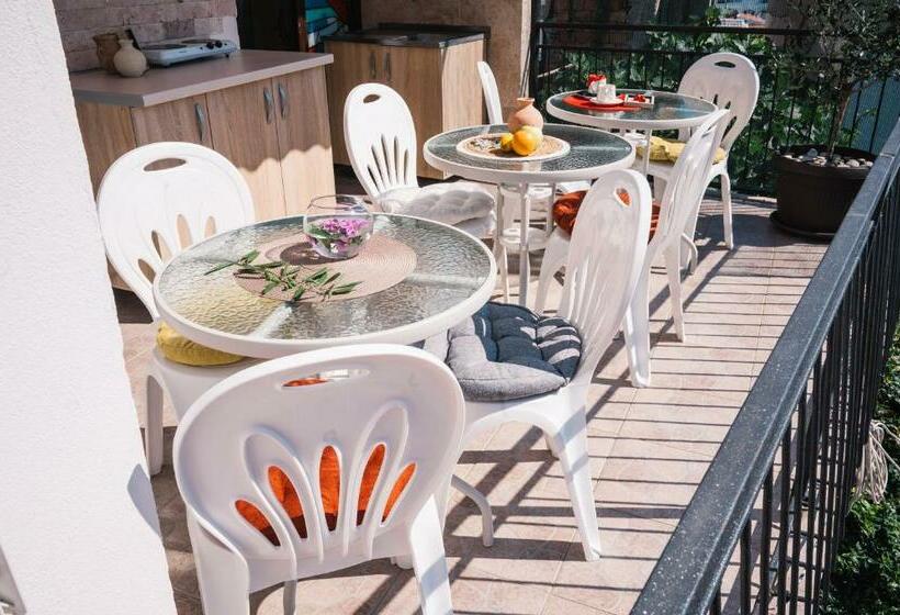 پانسیون Guest House Mirah