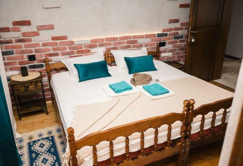پانسیون Guest House Mirah