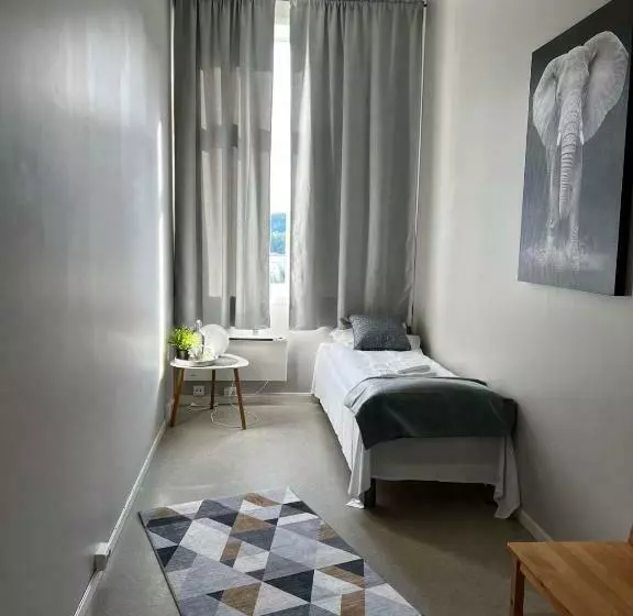 Retkeilymaja Leirvik Vandrehjem