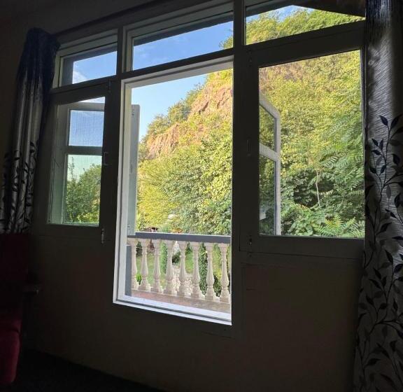 Hotel Heritage Rose Inn