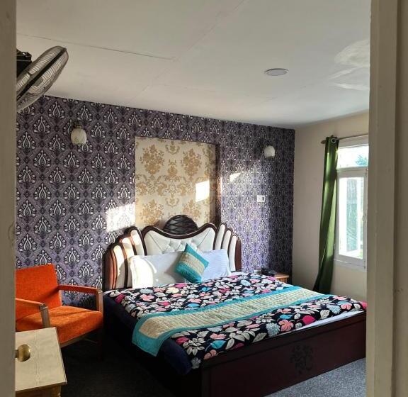 Hotel Heritage Rose Inn