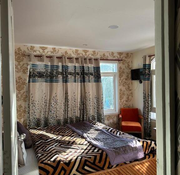 Hotel Heritage Rose Inn