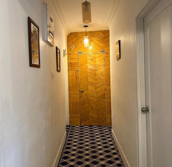 Hotel Heritage Rose Inn