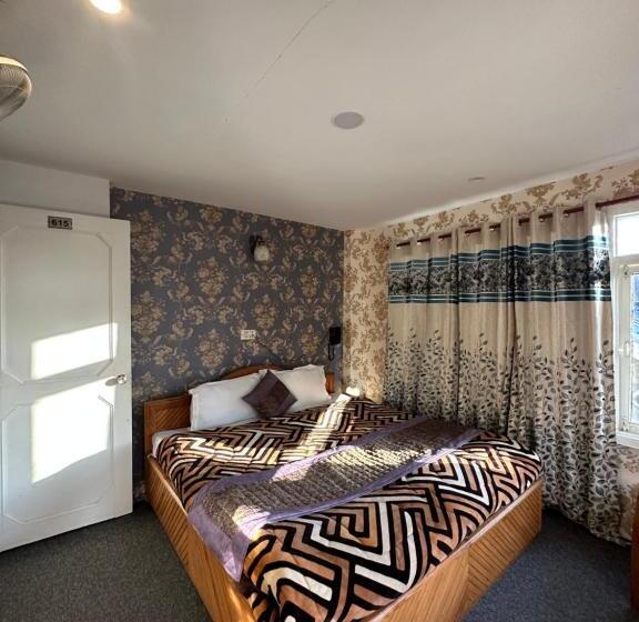 Hotel Heritage Rose Inn