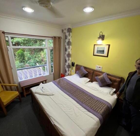 Hotel Heritage Rose Inn