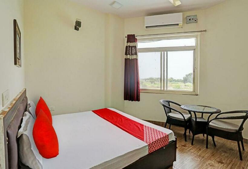 호텔 Oyo Flagship Green Vatika Resort