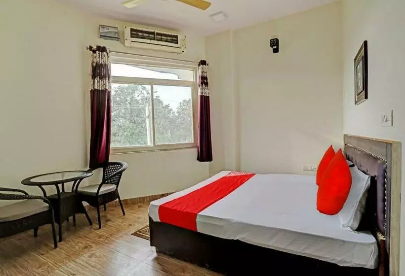 ホテル Oyo Flagship Green Vatika Resort