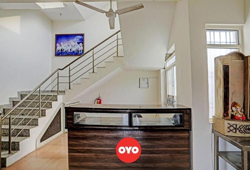 호텔 Oyo Flagship Green Vatika Resort