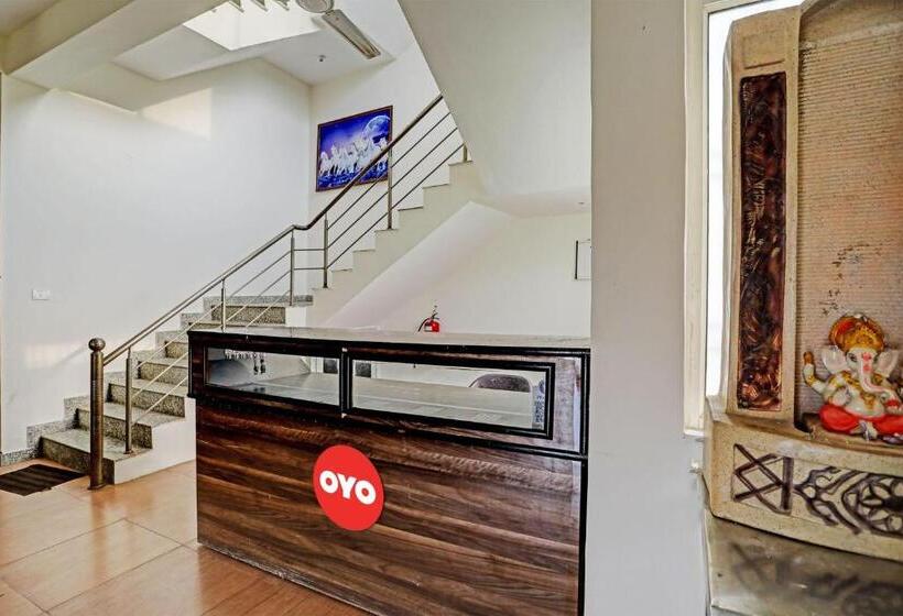 호텔 Oyo Flagship Green Vatika Resort