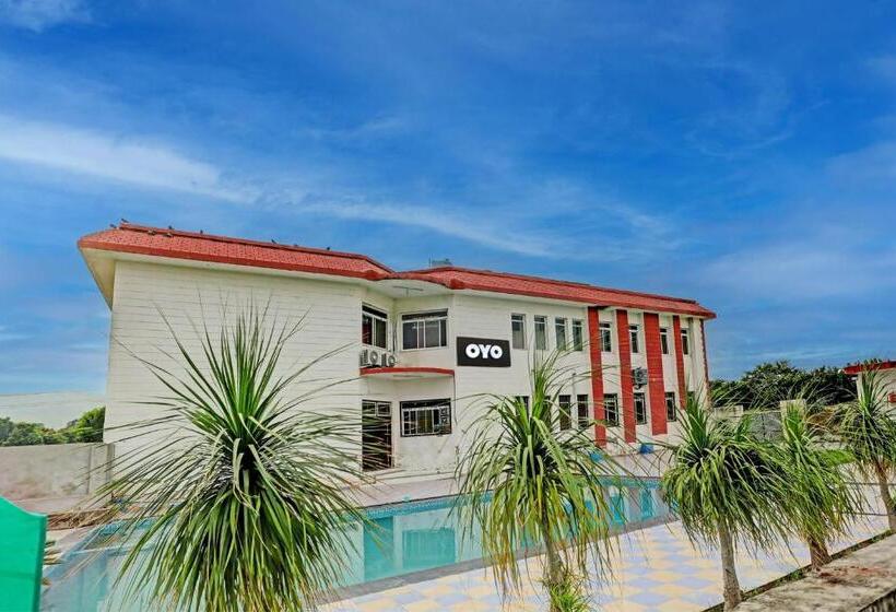 호텔 Oyo Flagship Green Vatika Resort