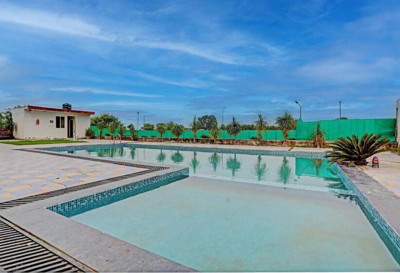 호텔 Oyo Flagship Green Vatika Resort