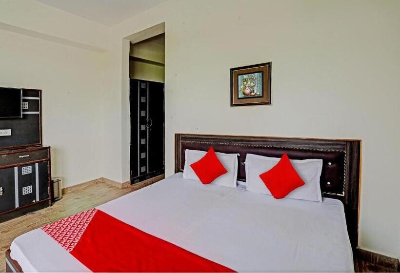 호텔 Oyo Flagship Green Vatika Resort