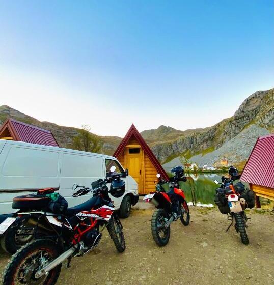 تختخواب و صبحانه Kapetanovo Jezero Bungalov