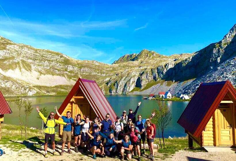 تختخواب و صبحانه Kapetanovo Jezero Bungalov