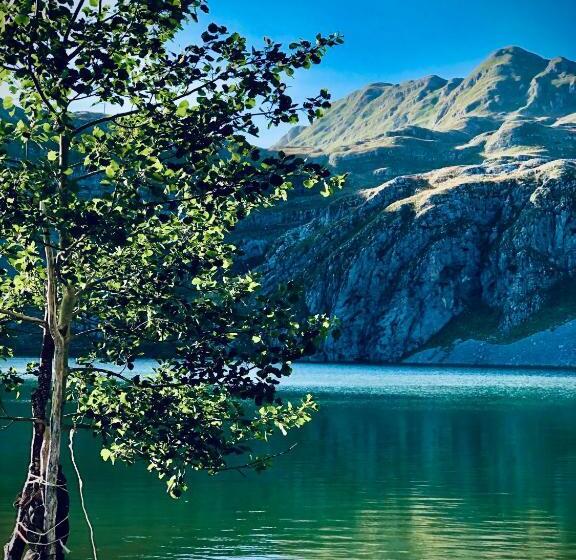 تختخواب و صبحانه Kapetanovo Jezero Bungalov