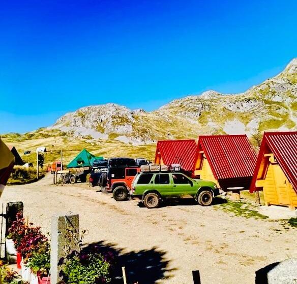 تختخواب و صبحانه Kapetanovo Jezero Bungalov