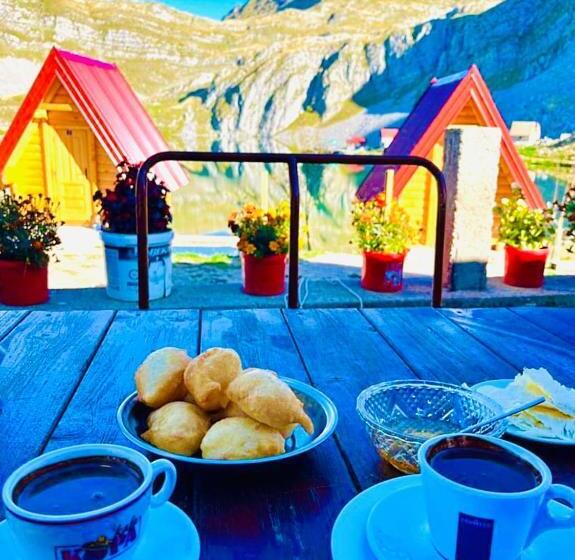 تختخواب و صبحانه Kapetanovo Jezero Bungalov