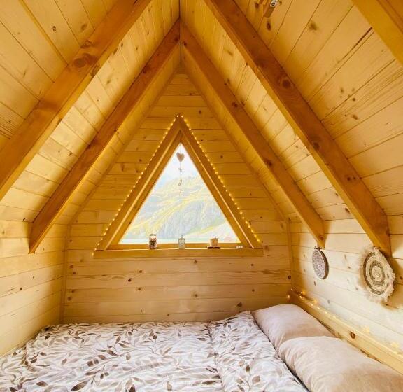 تختخواب و صبحانه Kapetanovo Jezero Bungalov