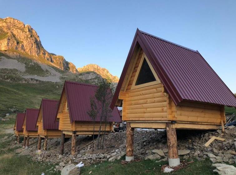 تختخواب و صبحانه Kapetanovo Jezero Bungalov