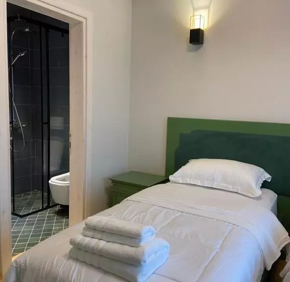 ベッドアンドブレックファースト “sarajet” Bed&breakfast