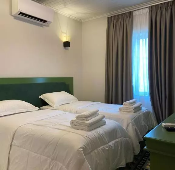 ベッドアンドブレックファースト “sarajet” Bed&breakfast