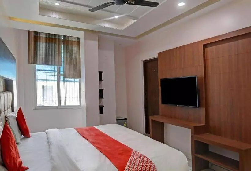 Oyo Flagship Hotel Kashi