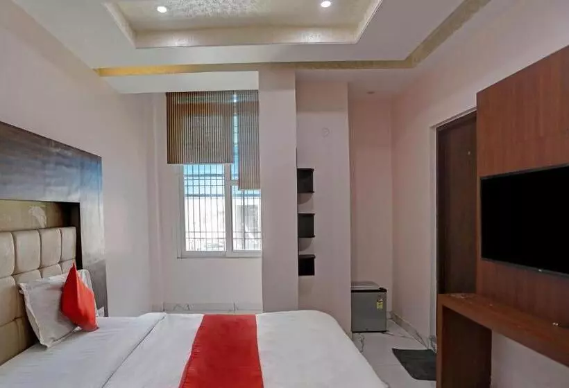 Oyo Flagship Hotel Kashi