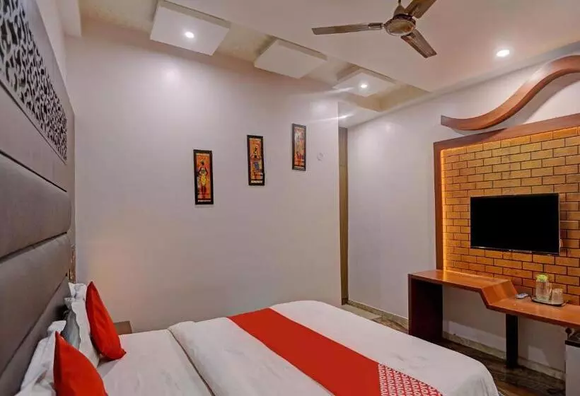 Oyo Flagship Hotel Kashi