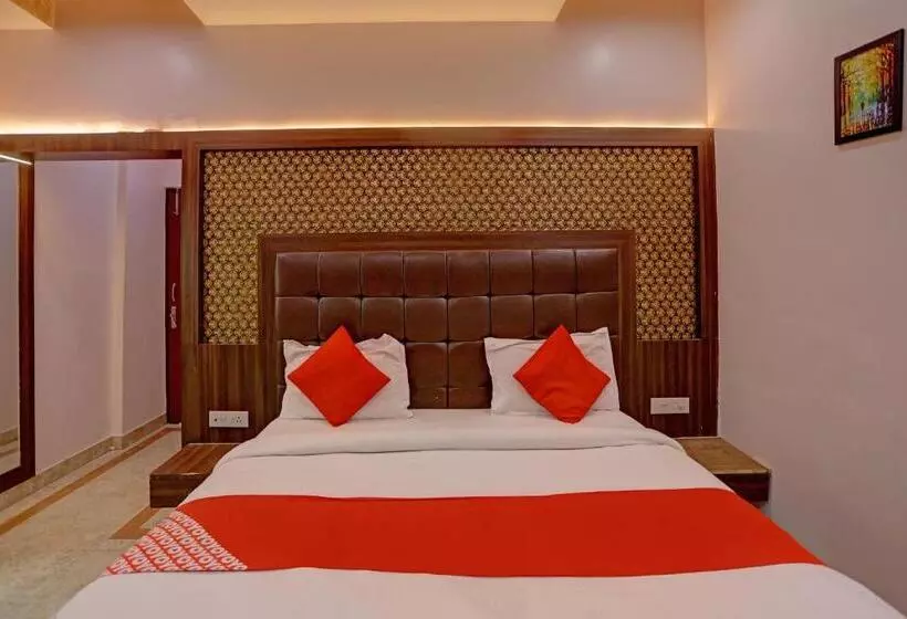 Oyo Flagship Hotel Kashi